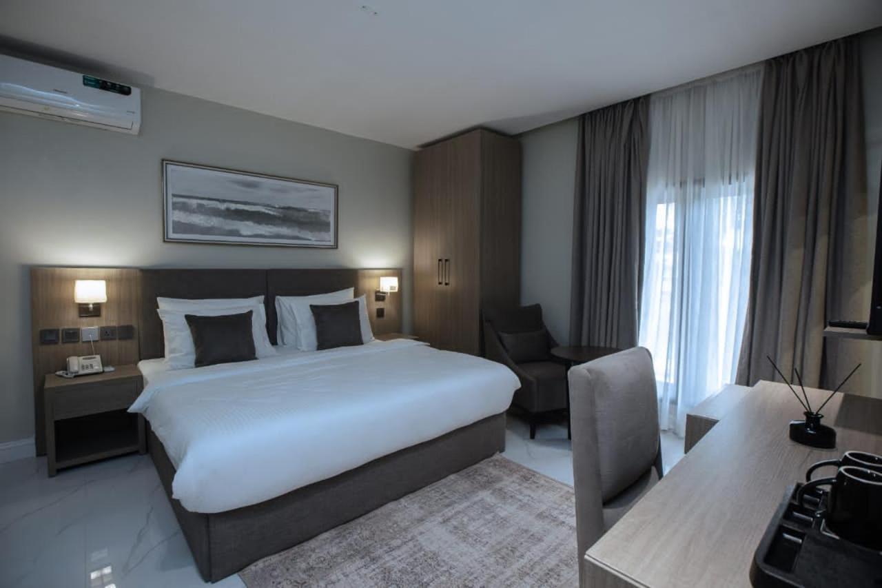 Knightsbridge Hotel & Suites Абуджа Екстер'єр фото