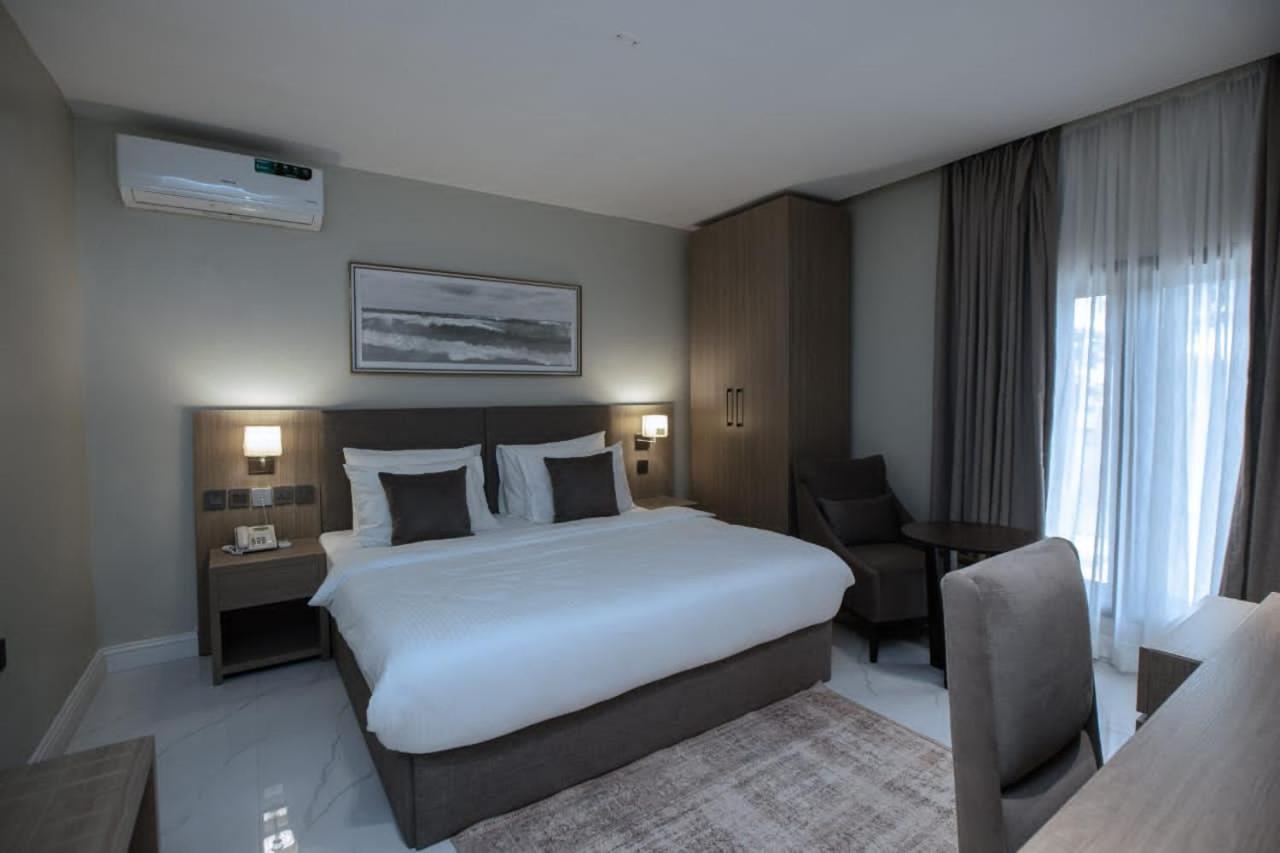 Knightsbridge Hotel & Suites Абуджа Екстер'єр фото