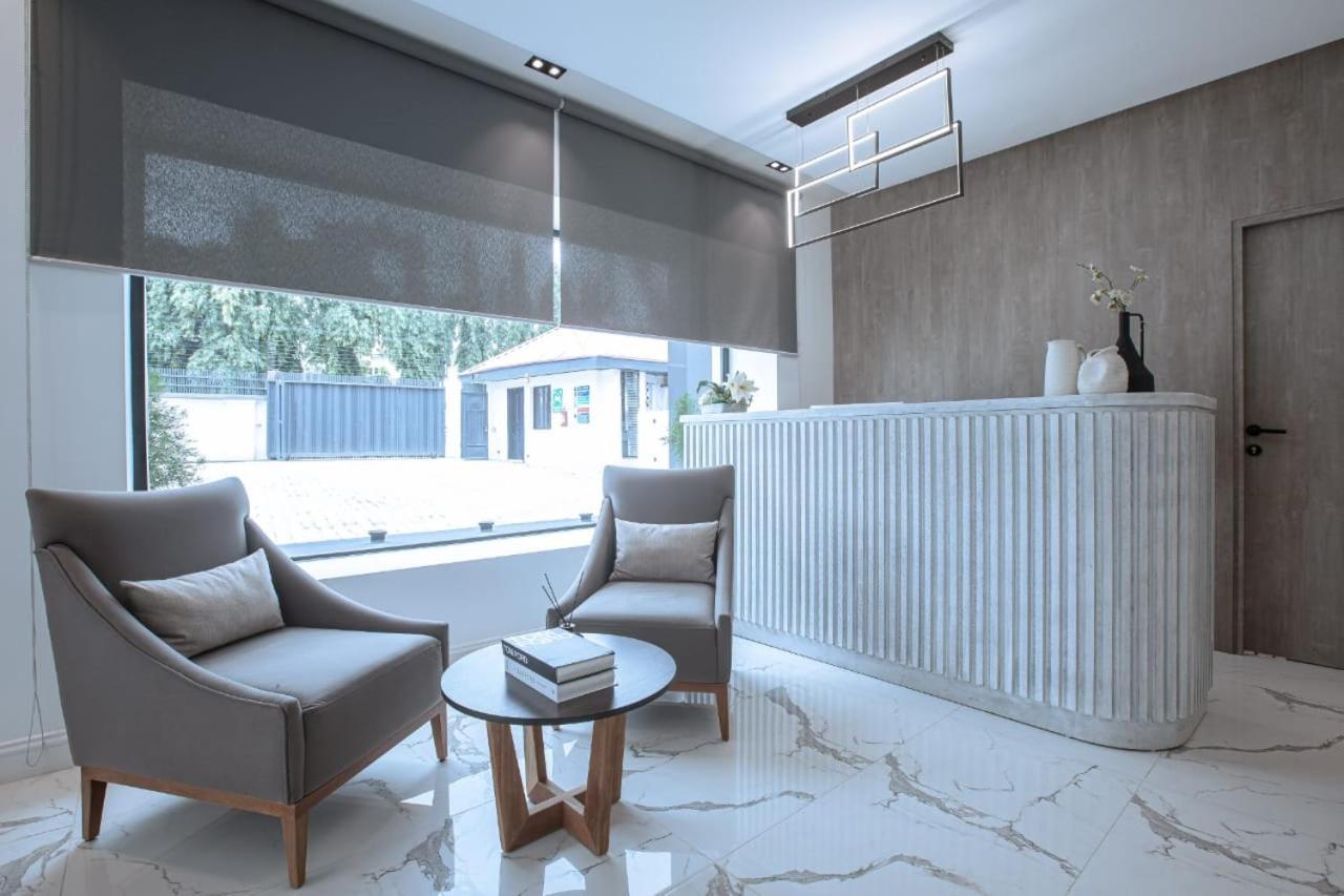 Knightsbridge Hotel & Suites Абуджа Екстер'єр фото