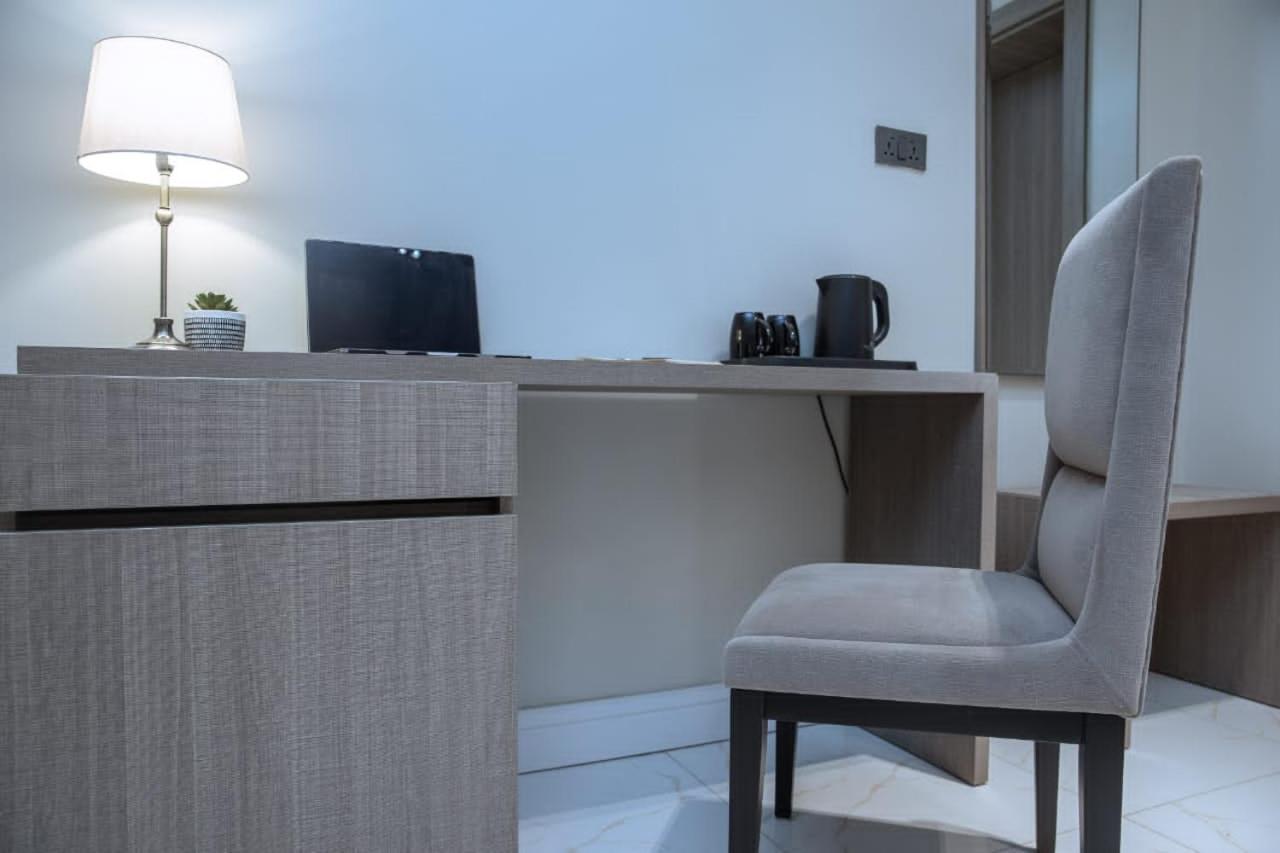 Knightsbridge Hotel & Suites Абуджа Екстер'єр фото